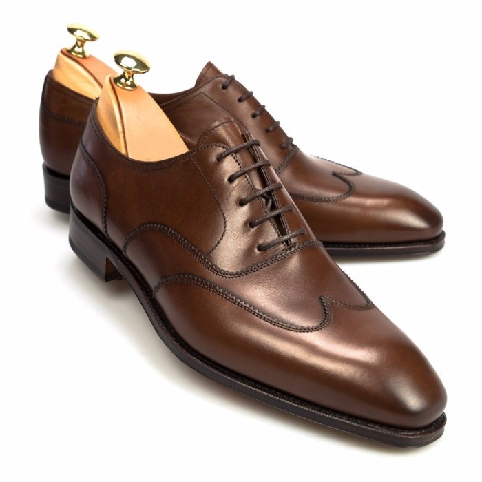 Mens brown wingtip dress shoes